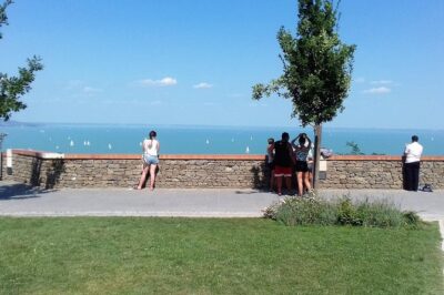 See the Hungarian Sea: Lake Balaton - Meet-up spot and first impressions: central, straightforward, low stress