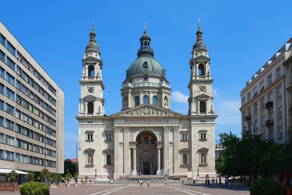 Skip-the-line St. Stephen's Basilica Guided Tour - Group size and what it means for your experience