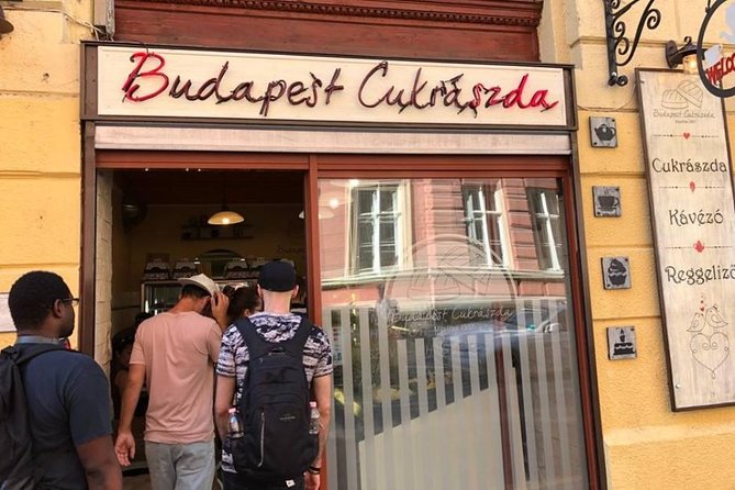 Taste Budapest - Fat Boy Foodies Walk - Hunyadi Ter food market time: street food, rétes, and chimney cake