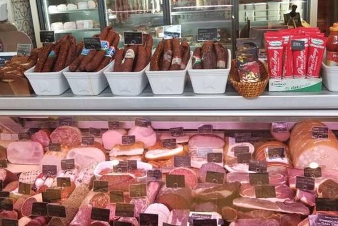 Taste Budapest - Fat Boy Foodies Walk - Don’t skip breakfast: the tour is designed to keep you full