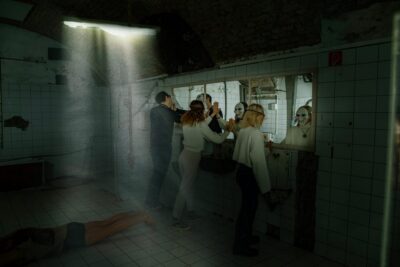 The Real Saw | Escape Room by PÁNiQ SZOBA - Finding the white barred door and managing your time slot