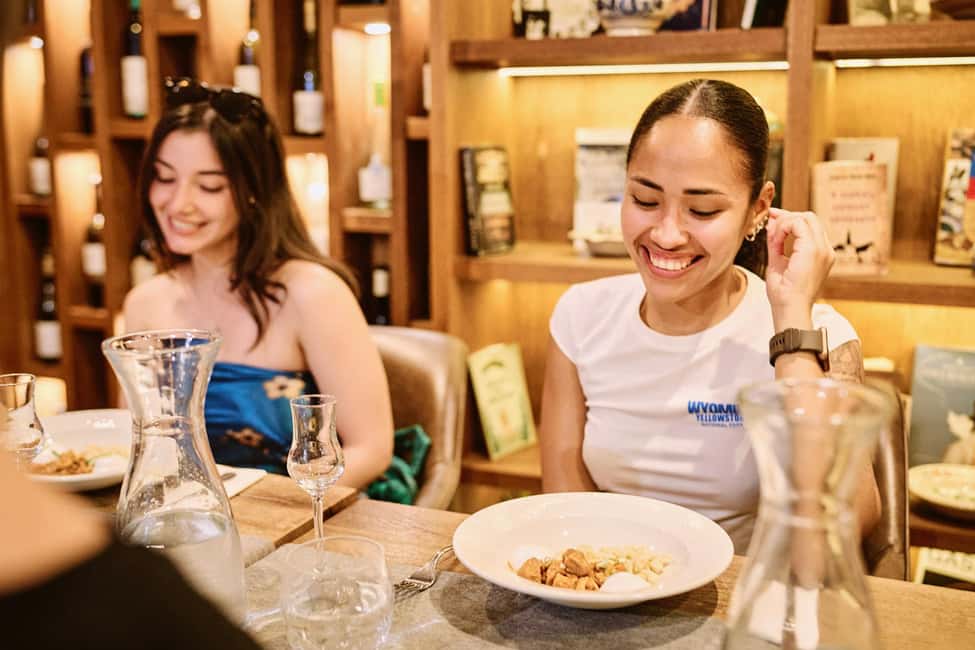 Tipsy Guided Food Tour with Drinks Included in Budapest - District 7 in 2.5 Hours: Why this tour works