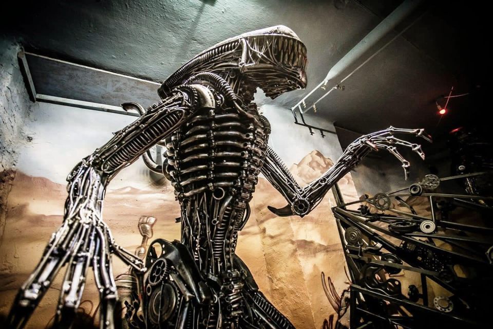 Trash Art Museum: Hungary's First Scrap Metal Exhibition - Touch, selfies, and getting good photos without the museum police