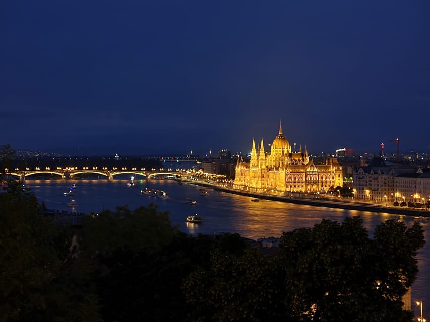 True Crime Walking Tour in the Buda Castle district - Fisherman’s Bastion and the Finish at Clark Ádám tér