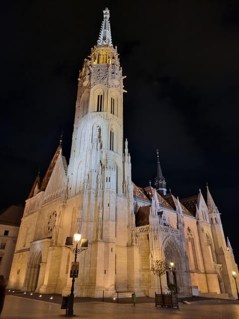 True Crime Walking Tour in the Buda Castle district - Off-the-Path Story Stops: Where the Photo Spots Get a Dark Twist