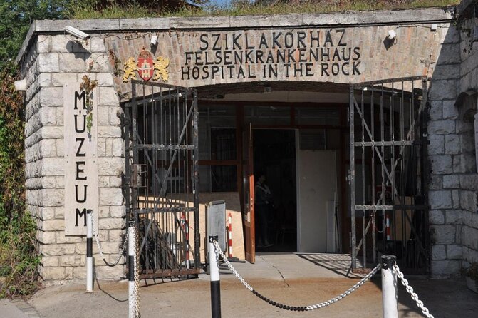 Walk in Buda with Hospital in the Rock Underground Cave Visit - Meeting at Szentháromság tér and Staying on Track