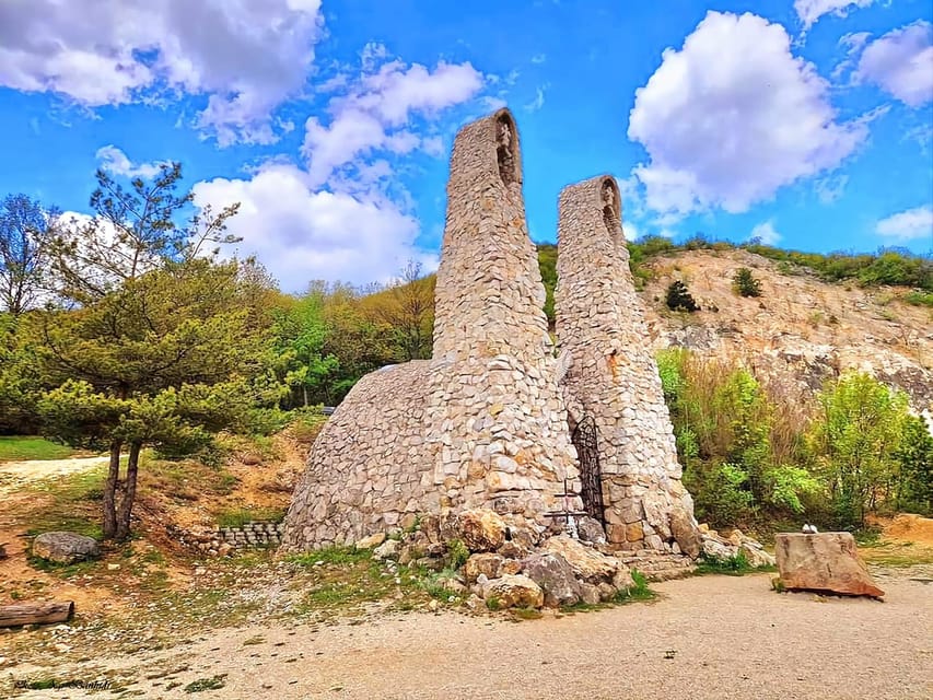 Walk to recent and aged spiritual sanctuaries near Budapest - Church of Pilis (Pilisi Boldogasszony-kápolna): modern spirituality with a view problem