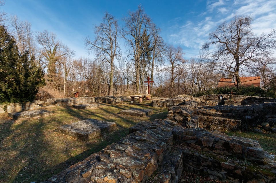 Walk to recent and aged spiritual sanctuaries near Budapest - Optional Kaán Károly-kilátó hike: 2.2 km of forest to earn Budapest views