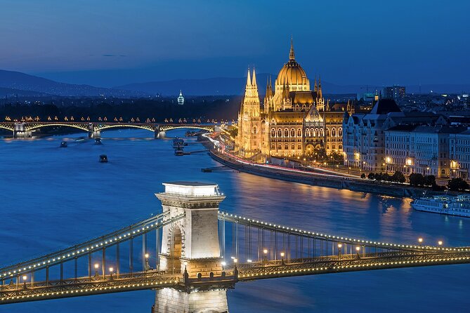 Walking tour in the Buda Castle incl. Fisherman's Bastion - Meeting at Szentháromság tér and Staying on Track