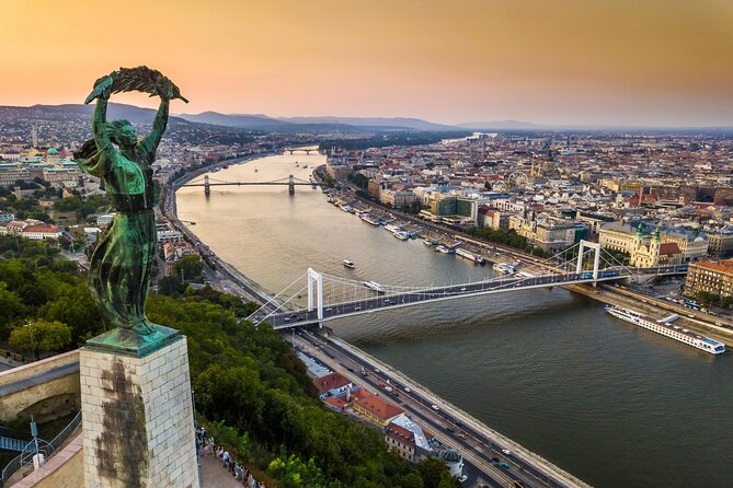Welcome to Budapest 3 hrs Must See Private Tour by car - A 3-hour private drive that helps you plan the rest of Budapest