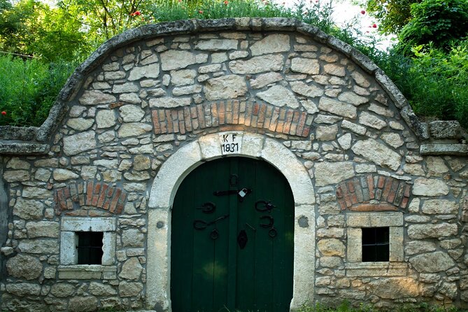 Wine Tasting in the Countryside from Budapest - What a typical 3-hour flow feels like (so you can plan your day)